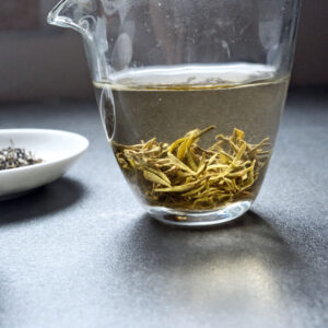 Dongtingshan — The Cradle of Biluochun | A Refined 2×4 > 8-Tea Discovery · Green & Black Biluochun