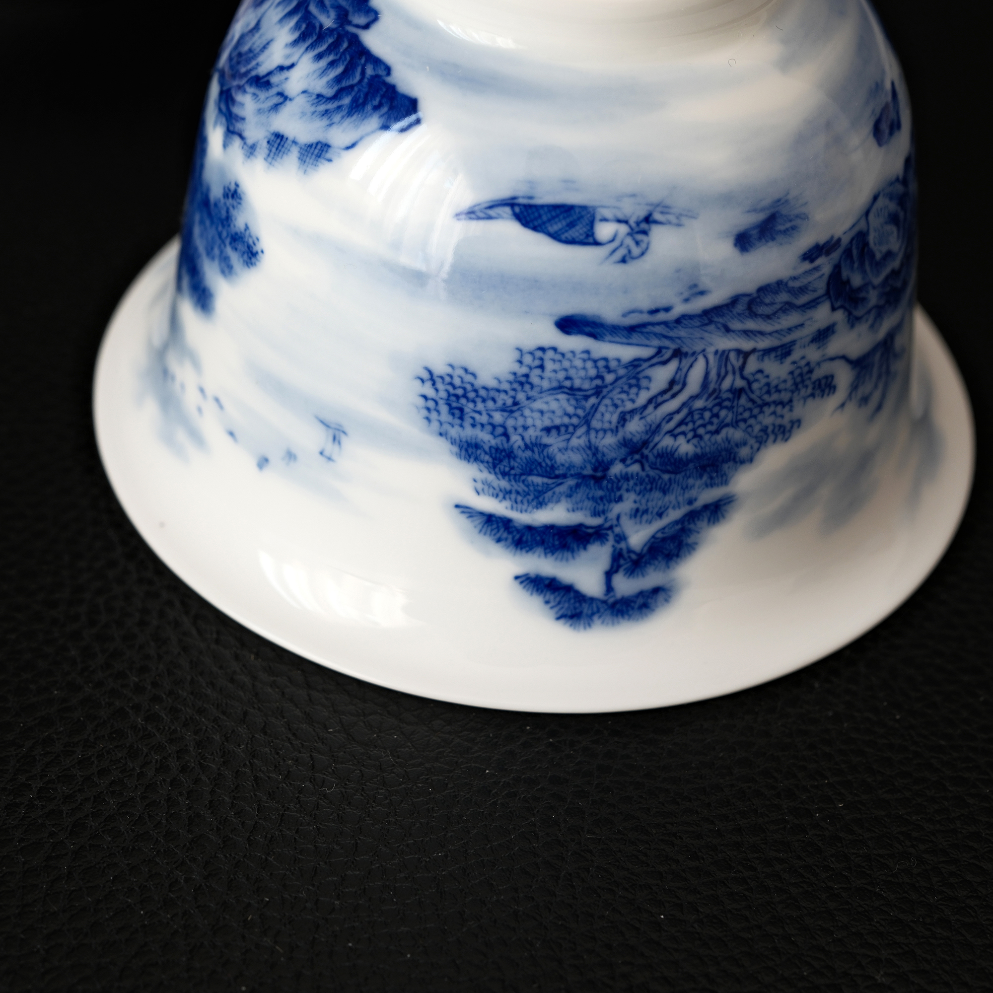 "Very Exclusive" Hand-Painted Jingdezhen Qinghua Gaiwan-Set – Traditional Landscape Painting – Handmade Blue & White Porcelain for Gong Fu Cha | Unique Tea Ceremony Piece - Image 16