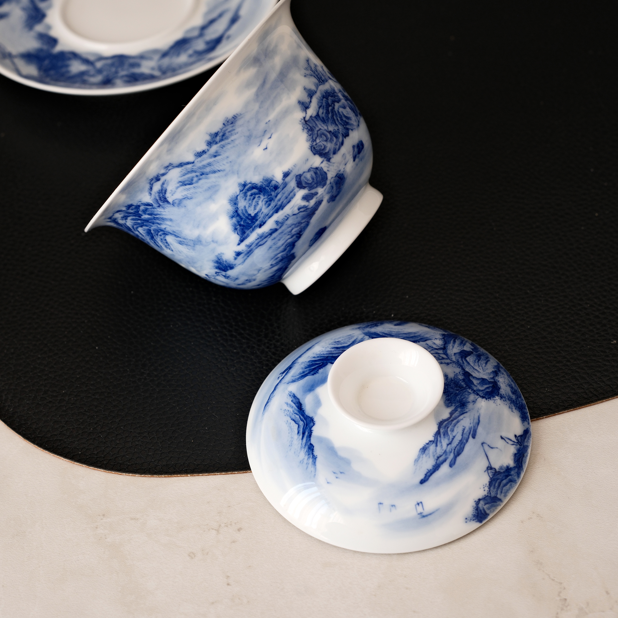 "Very Exclusive" Hand-Painted Jingdezhen Qinghua Gaiwan-Set – Traditional Landscape Painting – Handmade Blue & White Porcelain for Gong Fu Cha | Unique Tea Ceremony Piece - Image 15